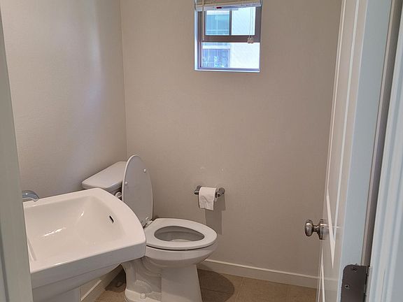 1/2 Bathroom Next To The Kitchen