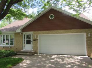 1257 Stead Dr, Menasha, WI 54952