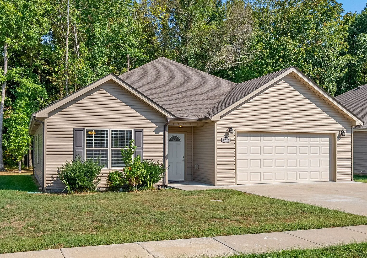Pet Friendly Three Bedroom! Six Month Lease Only! — Photo 2