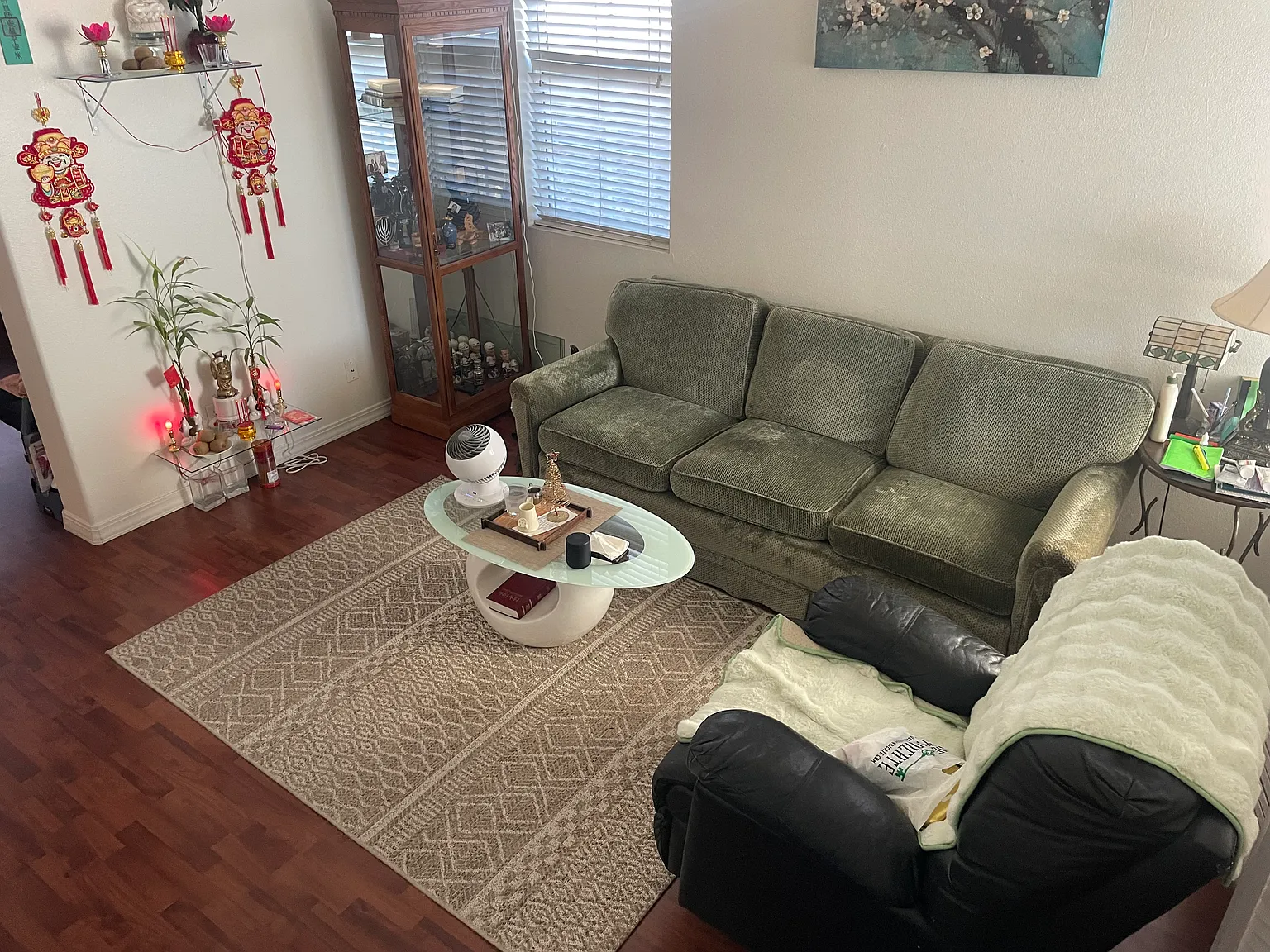 4 bed, 1953 sqft, $880 — Photo 2