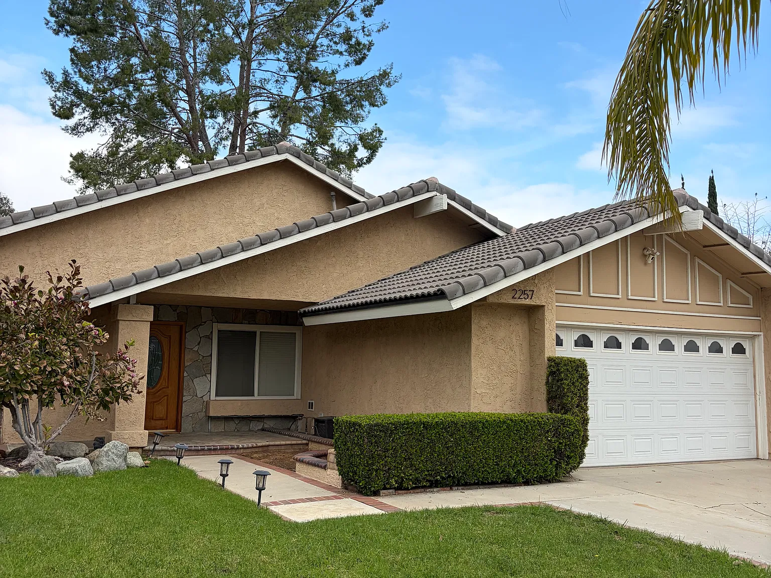 4 bed, 1728 sqft, $3,600 — Photo 1