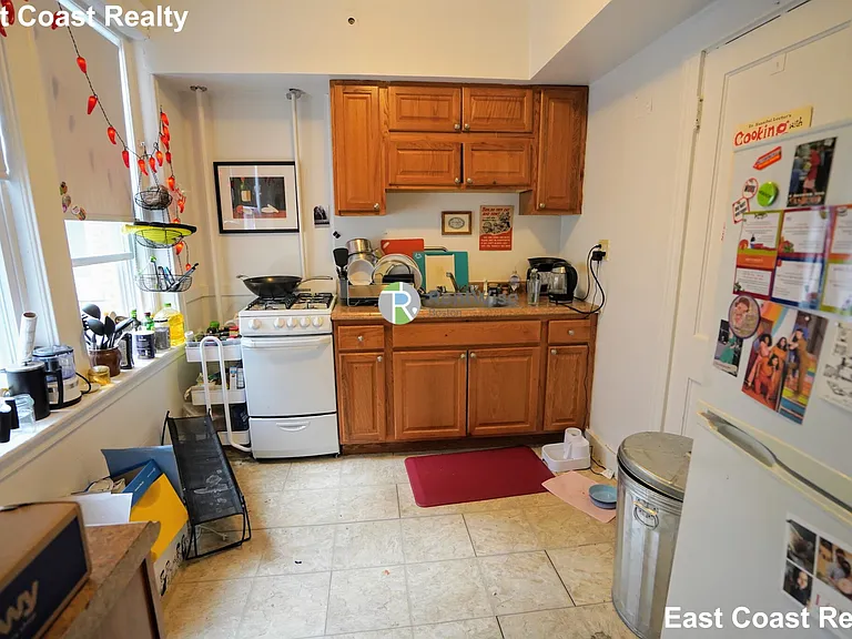 127 Sutherland Rd #C — Photo 12
