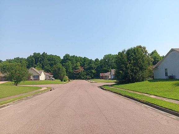 5th image of 4477 Bishop Hills Dr