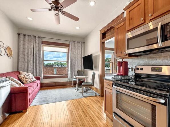 115 E University St SUITE 4