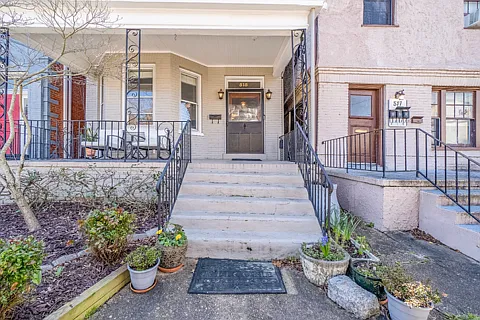 515 Boissevain Ave — Photo 2