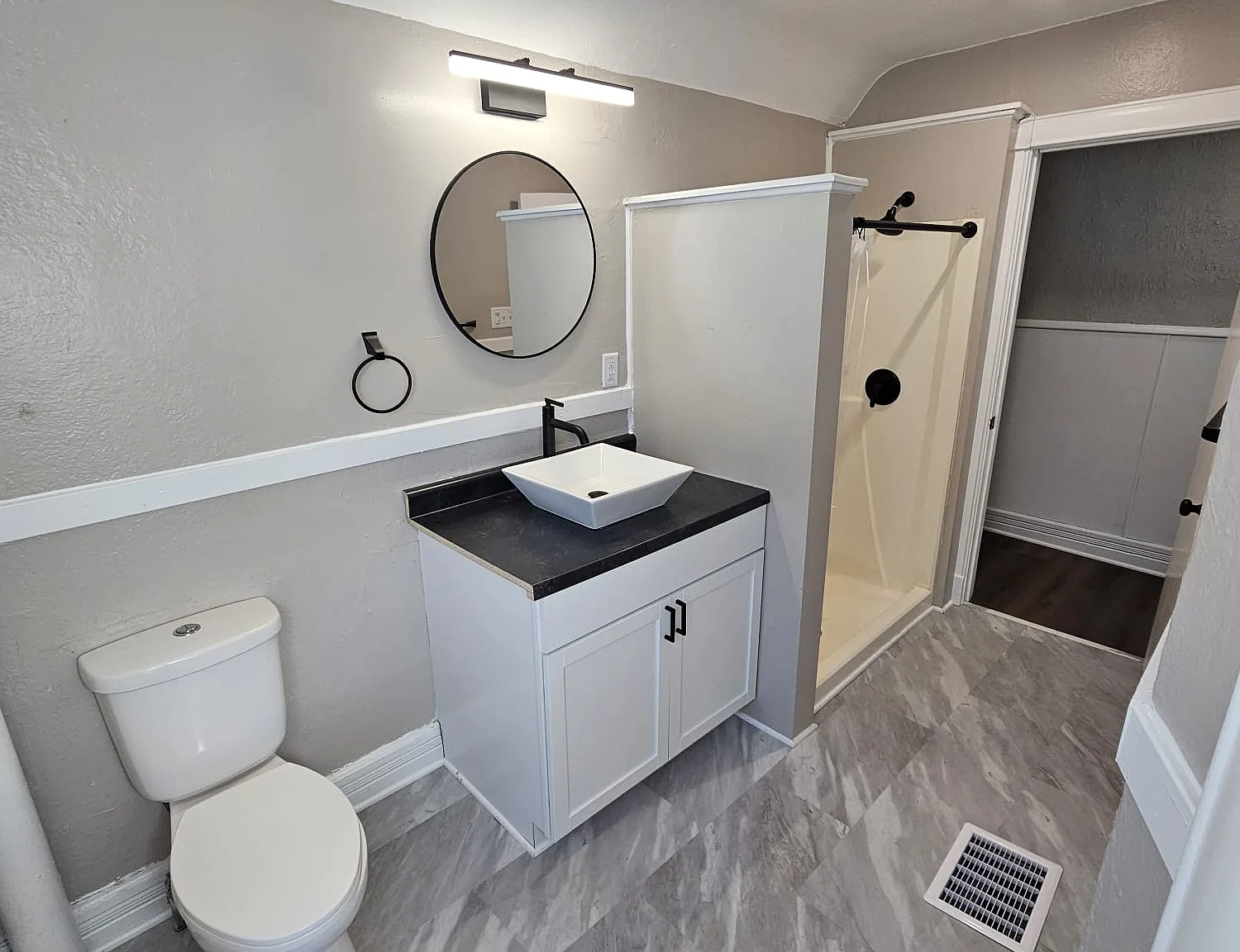 303 Eisenhower Ave — Photo 4