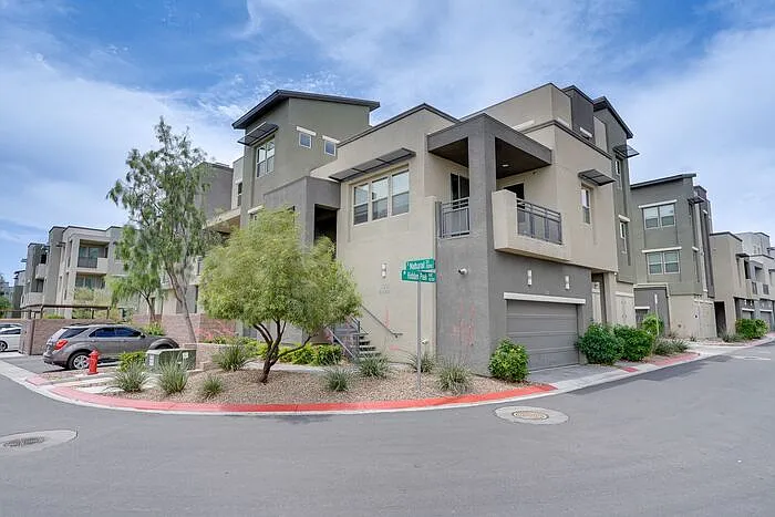 2 bed, 3.0 bath, 1342 sqft, $2,375 — Photo 3