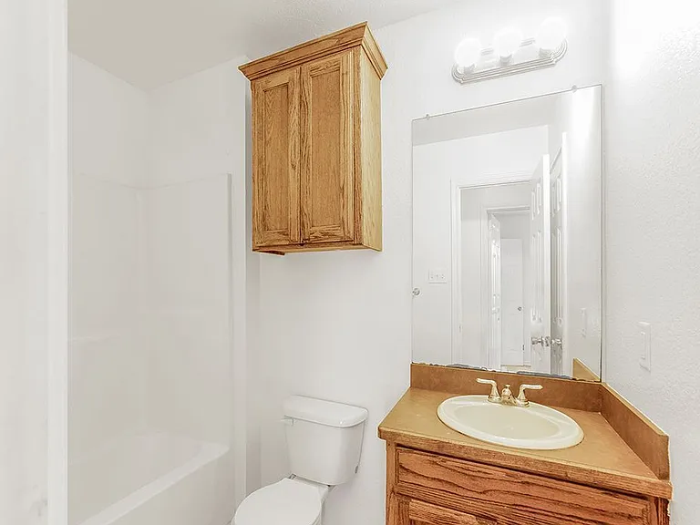 315 Isbell Rd — Photo 12