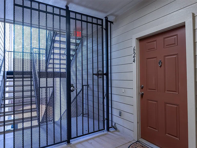6607 Lake Woodlands Dr #624 — Photo 3