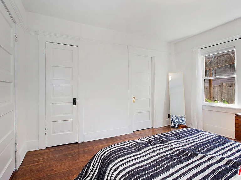 1421 N Alvarado St — Photo 21
