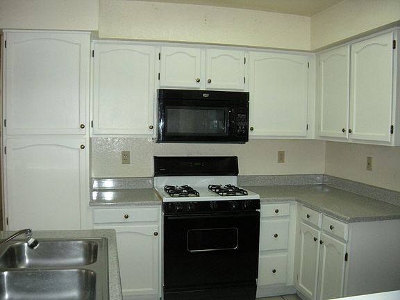 5th image of 2826 Yorkshire Ave