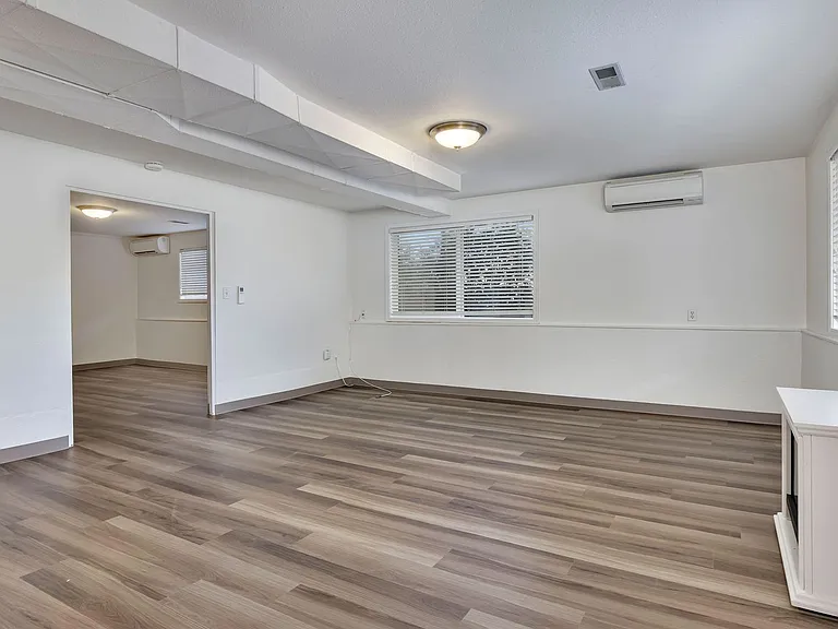 1 Bed 1 Bath in Prime NW District! — Photo 20