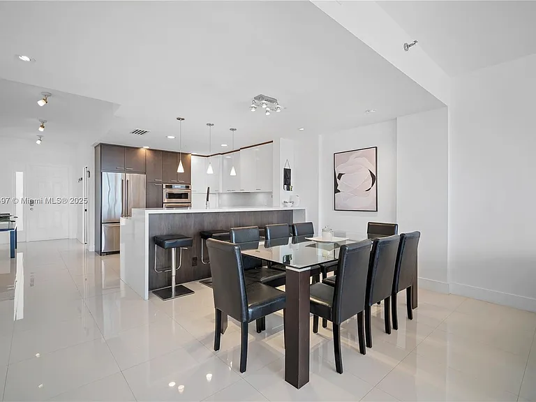19234 Fisher Island Dr #19234 — Photo 13