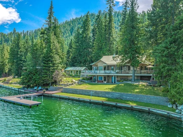 1687 Wooded Acres Dr, Sagle, ID 83860