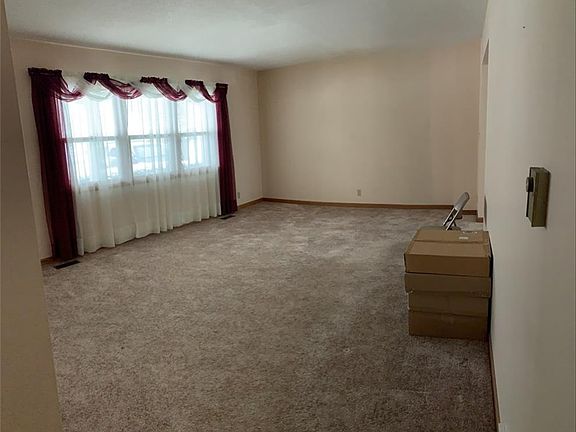 3rd image of 17051 Sunset Dr