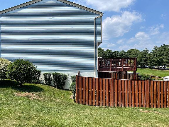 5th image of 5333 Larochelle Ct