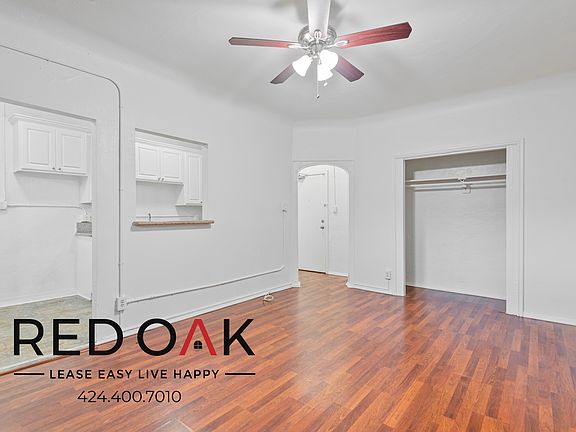 3rd image of 849 1/3 S Oxford Ave #209