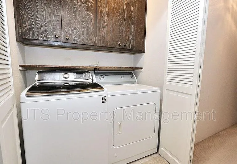 1060 Sand Bar Cir — Photo 54