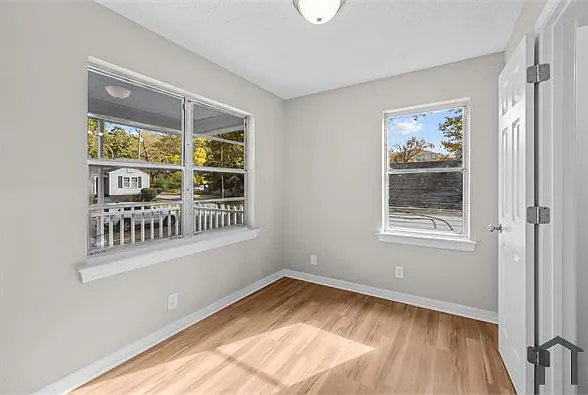7404 Paris Ave — Photo 9