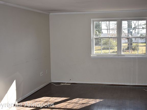 3rd image of 5615 Carvel St