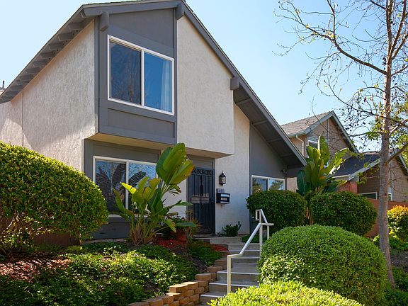 3rd image of 10654 Esmeraldas Dr