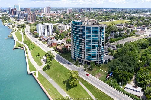 1225 Riverside Dr W Photo 1