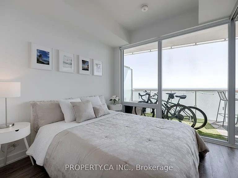 15 Queens Quay E #2203 — Photo 20