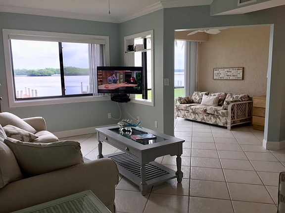 4th image of 896 Buttonwood Dr APT 112
