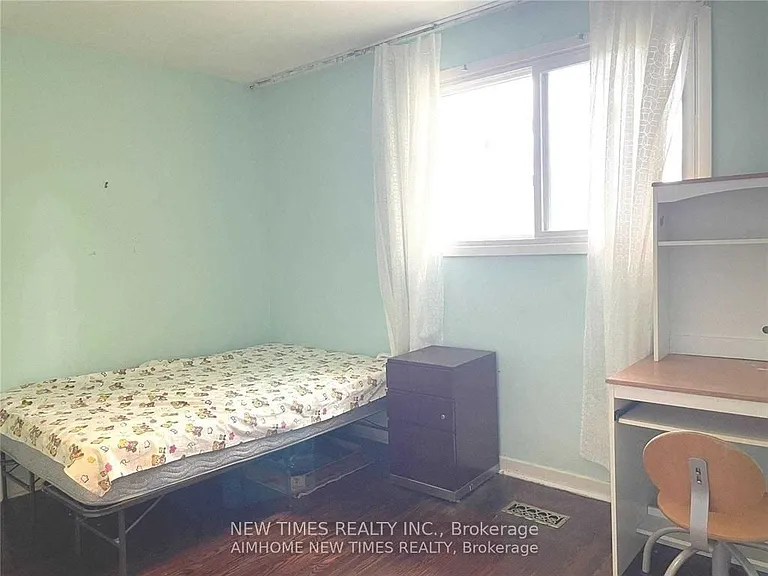 7 Leavey Ct #UPPER — Photo 3