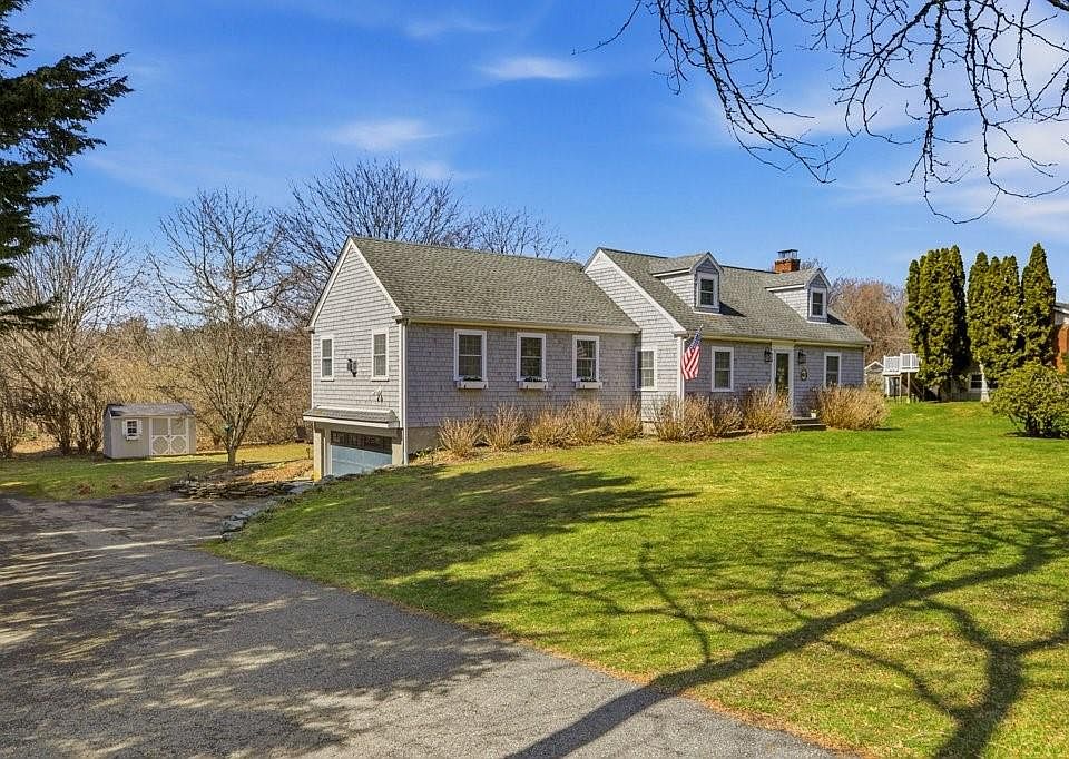 1st image of 403 Valley Rd