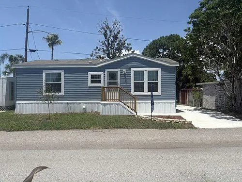 12840 Seminole Blvd Photo 1