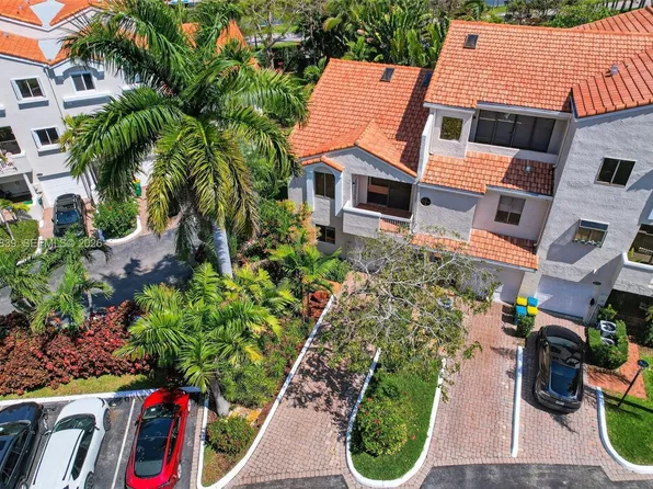 21391 Marina Cove Cir #K11, Aventura, FL 33180