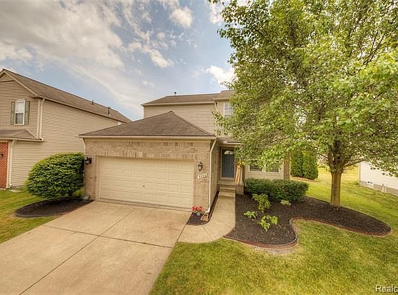 5th image of 9756 Ravenshire Dr