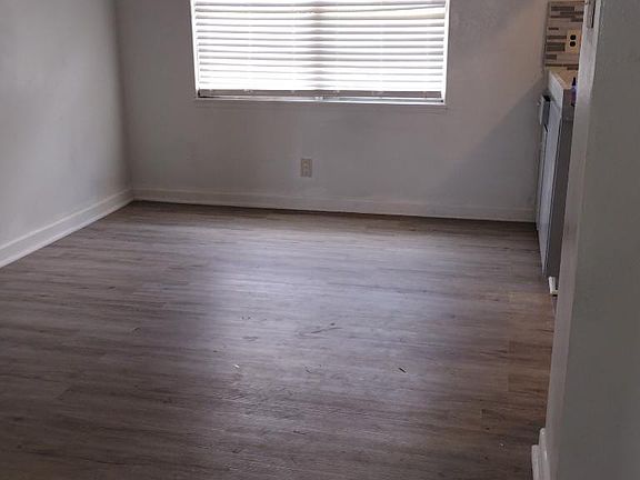 2nd image of 807 Abercrombie Dr