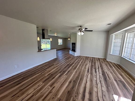 3rd image of 43038 Glacier Ln