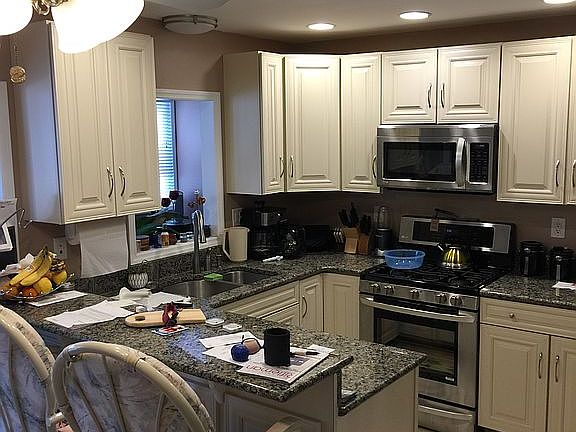 5th image of 16 Bayview Dr