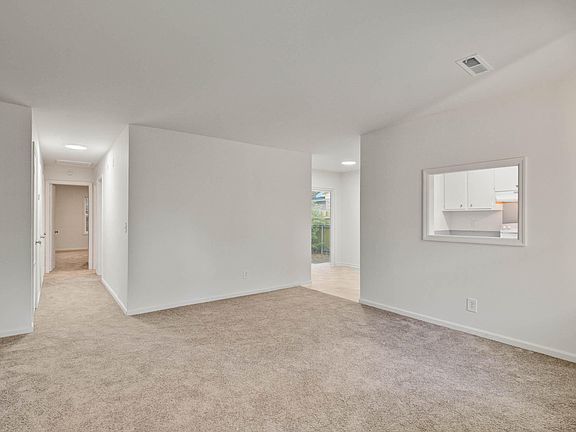 4th image of 342 Dorchester Manor Blvd