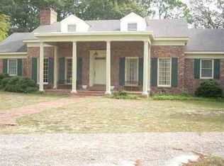 1215 E Jackson St, Dillon, SC 29536