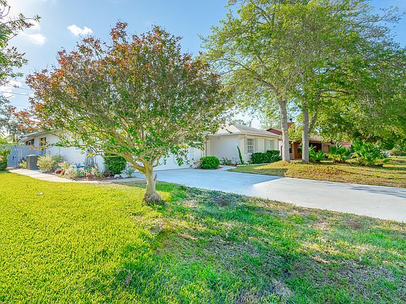 3rd image of 4574 Phipps Dr