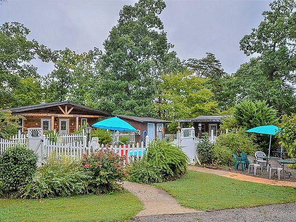 Gardens, Pool, income cabin