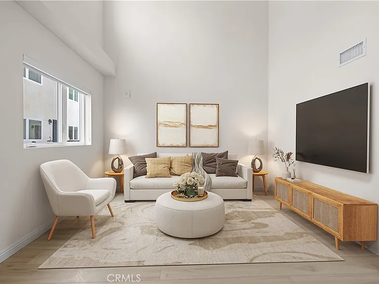 1818 S Norton Ave #404 — Photo 5