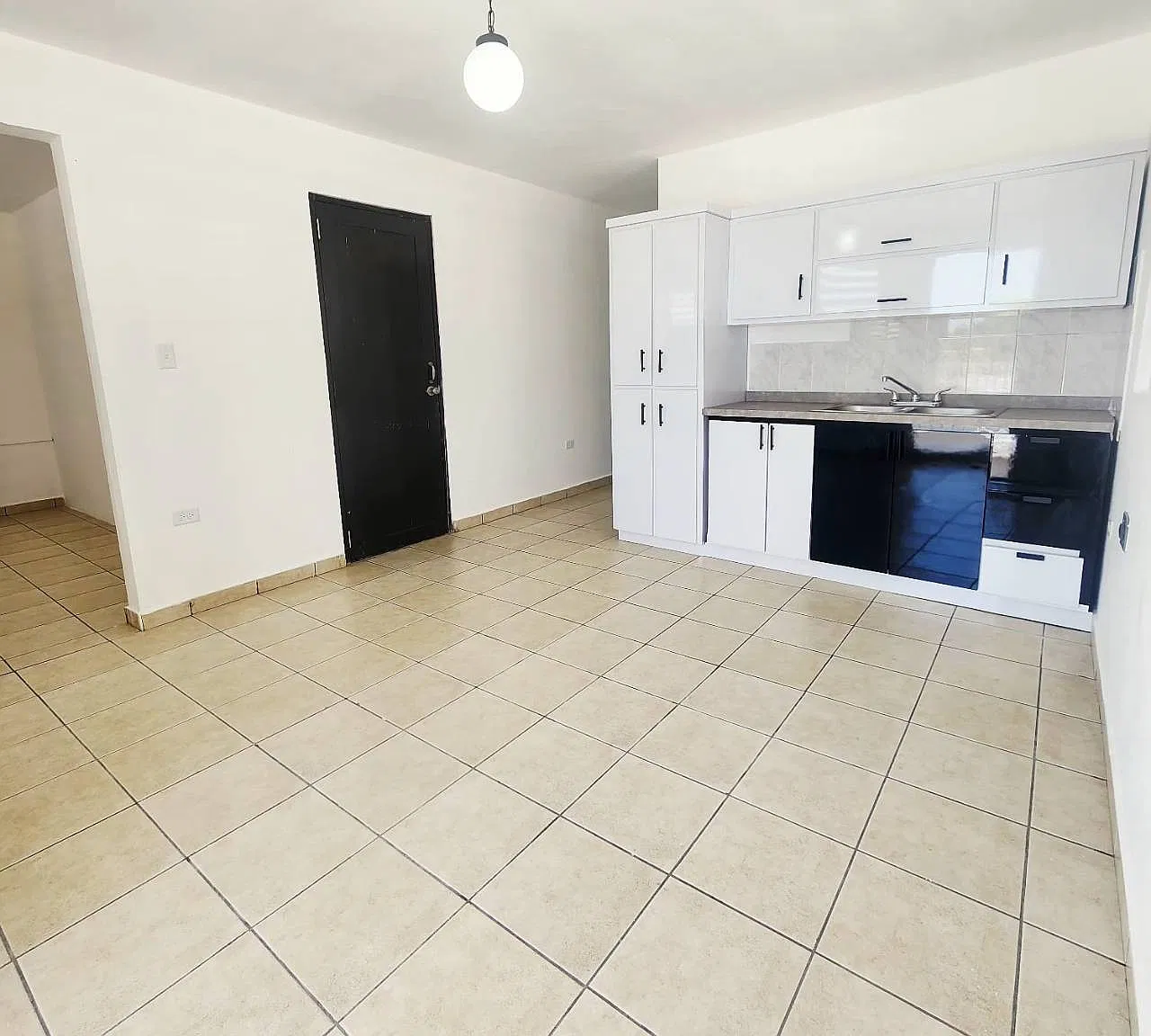 2 bed, 1.0 bath, 1035 sqft, $850 — Photo 4