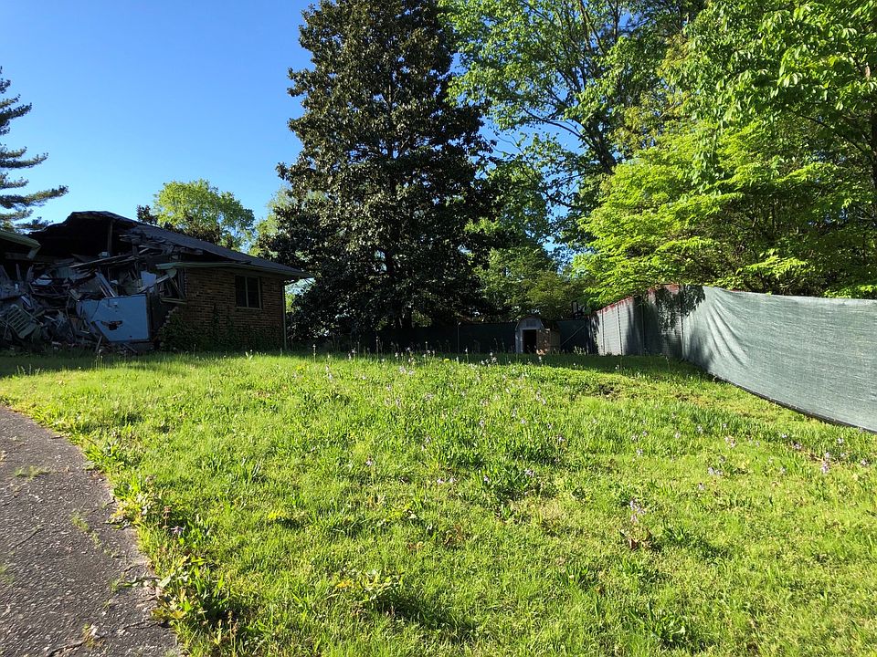 2nd image of 2340 Hills Lane Dr SE