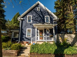 1205 Elm Lawn St, Wauwatosa, WI 53213