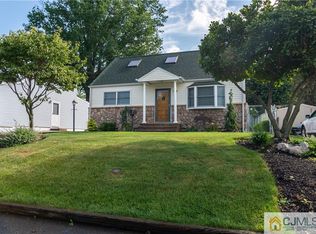 100 Buchanan Ave, Parlin, NJ 08859