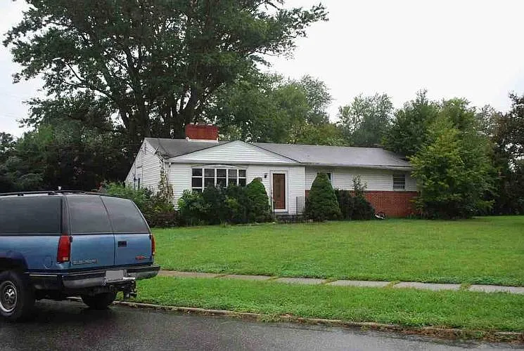 2871 Chippewa St photo 1