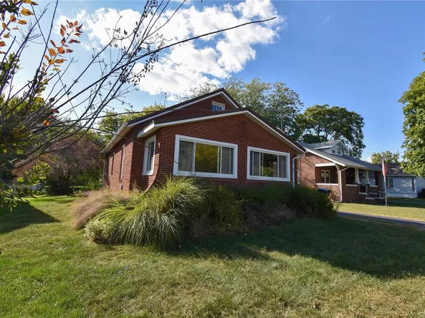 829 S State St, Litchfield, IL 62056