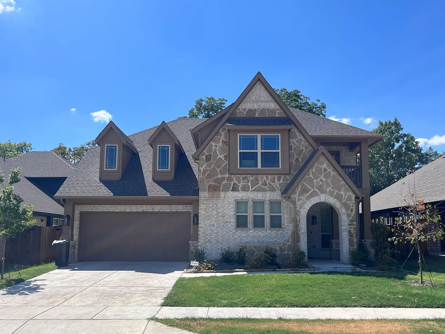 5 bed, 3.5 bath, 3754 sqft, $3,700 — Photo 1