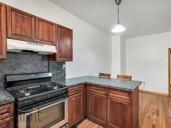 5th image of 242 Melrose St #2F