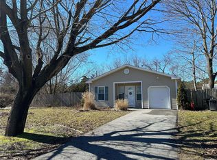 902 Taylor Ave, East Patchogue, NY 11772